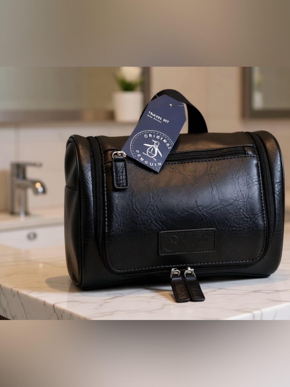 Penguin Munsingwear Men’s Hanging Toiletry Travel Kit Bag with Bottles Black NWT - Picture 1 of 14
